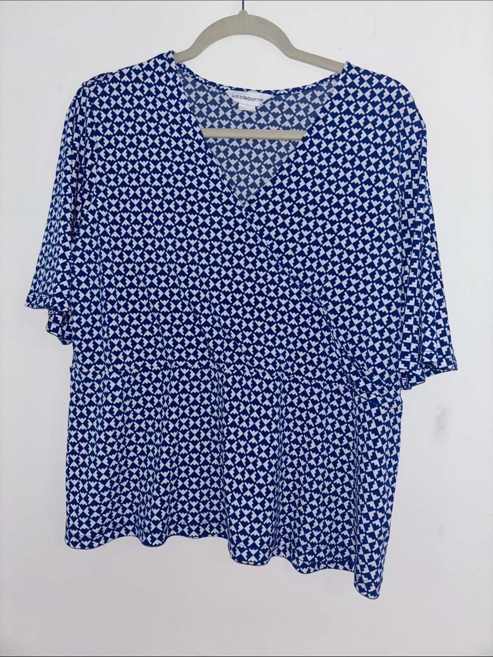 Liz Claiborne Blue and White Geometric V-Neck Blouse